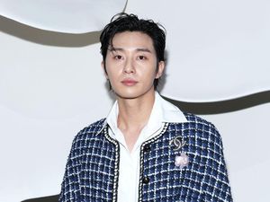 6 Gaya Park Seo Joon di Paris Fashion Week, Bikin Jennie Blackpink Salting