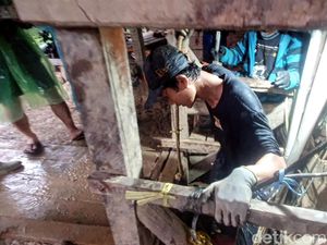 Sejarah Warga Ciemas Menambang Emas di Halaman Rumah Sendiri