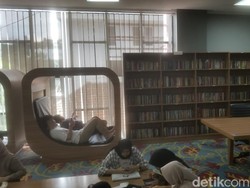 Tempat Baca yang Cozy di Perpustakaan Bandung Creative Hub