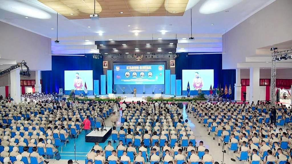 Potret Ribuan Praja Mengikuti Stadium General IPDN Potret Ribuan Praja Mengikuti Stadium General IPDN