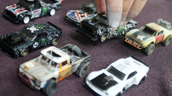 Raup Cuan dari Miniatur Mobil Balap, Dibanderol hingga Rp 2 juta