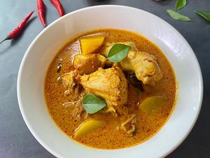 Resep Kari Ayam Spesial ala Rumahan yang Enak Resep Kari Ayam Spesial ala Rumahan yang Enak