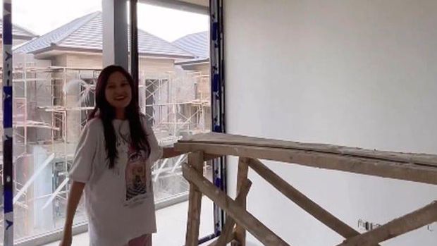Rumah Baru Indah Permatasari dan Arie Kriting