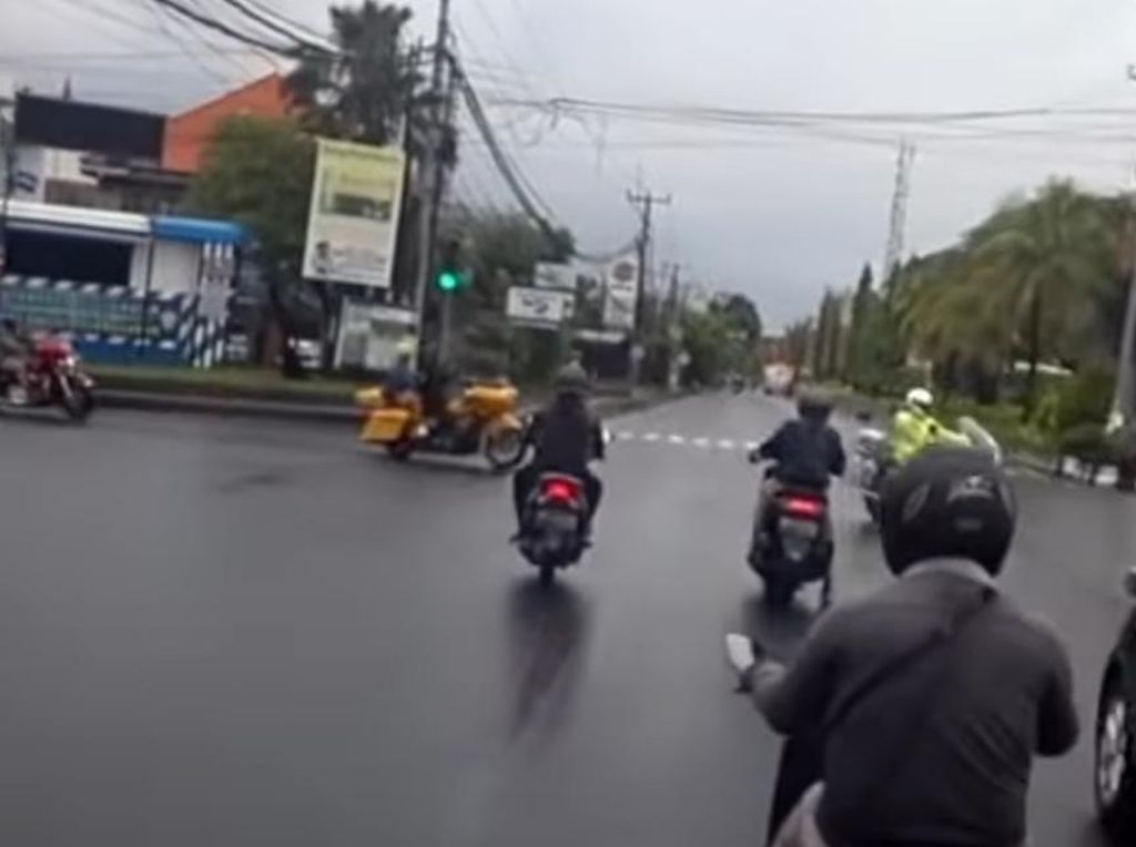 Viral Polisi Kawal Moge Terobos Lampu Merah, Polda Bali Sebut Diskresi Viral Polisi Kawal Moge Terobos Lampu Merah, Polda Bali Sebut Diskresi