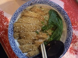 Kulineran di Pasar Cihapit Bandung, Ada Bakmi Wu Kong dan Naga Merah