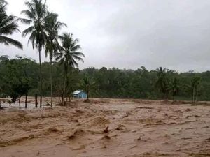 176 Keluarga Terdampak Banjir Bandang di Lahat 176 Keluarga Terdampak Banjir Bandang di Lahat