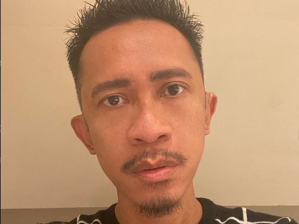 Penampakan Terbaru Aming yang Manly Banget, Ada Kumis dan Jenggot Penampakan Terbaru Aming yang Manly Banget, Ada Kumis dan Jenggot