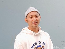 Kata Angga Wijaya Disindir Dewi Perssik Pergi Umrah dari Uang Hasil Curian