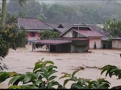 Ketinggian Banjir di Lahat Capai 3 Meter, Sebagian Warga Mengungsi