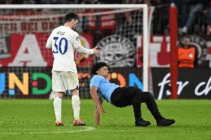 Maksud Hati Peluk Messi, Apa Daya Endingnya Begini Maksud Hati Peluk Messi, Apa Daya Endingnya Begini