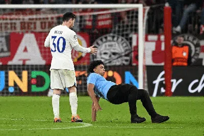 Maksud Hati Peluk Messi, Apa Daya Endingnya Begini