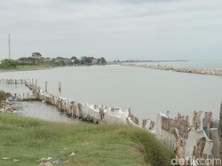 Breakwater Sepanjang 10 KM Lindungi Pantai Indramayu dari Abrasi