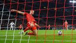 Foto: Di Garis Gawang De Ligt Beraksi, Bikin PSG Gigit Jari