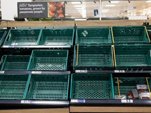 Ekonomi Inggris Suram, Inflasi Tak Terbendung-Lebih Buruk dari Rusia!