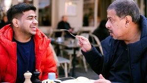 Serunya! Fadil Jaidi Tumpengan dan Sarapan di Paris Bareng Pak Muh