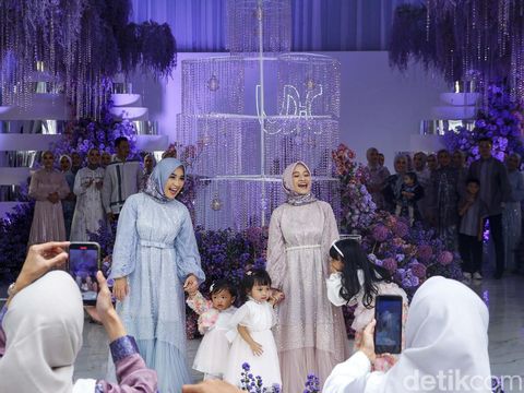 Fashion Show Vanilla Hijab Berkonsep Rendezvous
