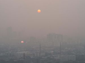Gegara Polusi Udara, Pagi Hari di Bangkok Jadi Gelap