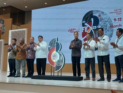 Buka Acara Pameran Furniture, Airlangga: Tak Ada Alasan Kalah dari China!