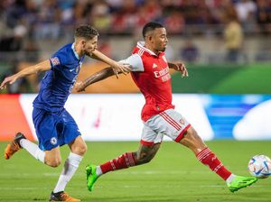 Jorginho Ledek Jesus yang Lagi Belajar Nyetir