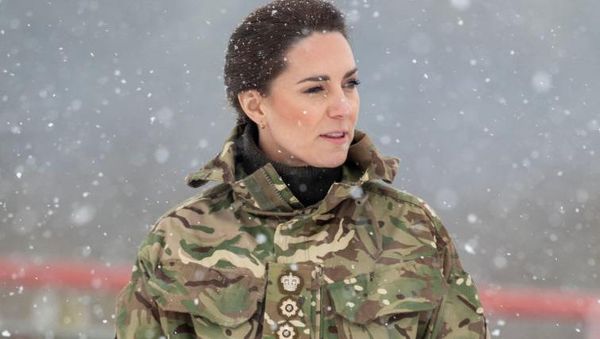 Foto: 9 Gaya Kate Middleton Jadi Kolonel Militer, Cantik nan Gahar