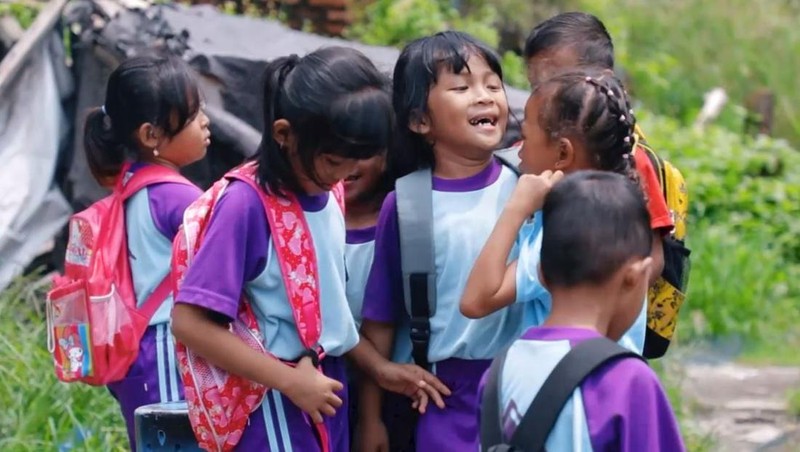 Kisah Anak-anak Belajar di Kolong Jembatan Cilincing, Yuk Kita Bantu!