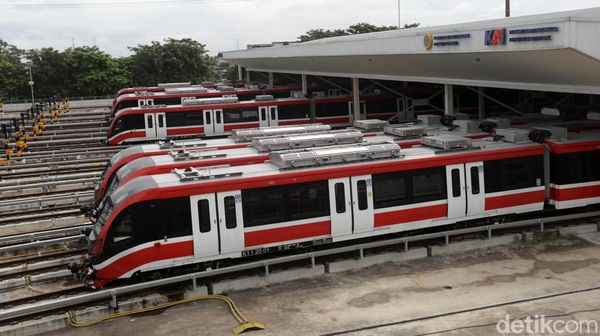 Mengintip Kereta LRT Jabodebek Beristirahat