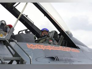 Momen Prabowo Naik Jet Tempur Bak Top Gun, Bangga kepada TNI AU
