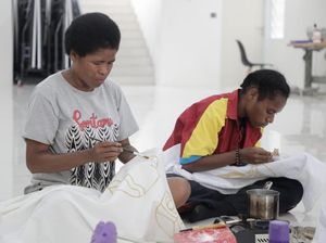 Lestarikan Budaya, Papua Muda Inspiratif Gelar Pelatihan Membatik Lestarikan Budaya, Papua Muda Inspiratif Gelar Pelatihan Membatik