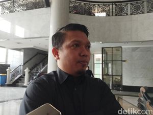 Gugat UU Pemda ke MK, Plt Bupati Mimika Uji Pasal Pemberhentian Sementara