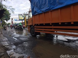 Proyek Perbaikan Jalan Rusak di Kranji Bekasi Mulai Dilelang