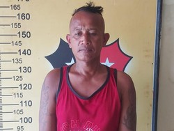 Tampang Pemalak yang Minta Rokok-Es Kelapa ke Pedagang di Medan