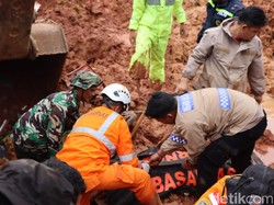 Korban Meninggal Longsor Natuna Jadi 30 Orang, 24 Masih Dalam Pencarian