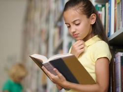 Apa Perbedaan Puisi dan Prosa? Ini Pengertian, Ciri-ciri, dan Contohnya