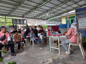 Relawan Ganjar Gelar Senam Zumba dan Sunat Massal Gratis di Samarinda