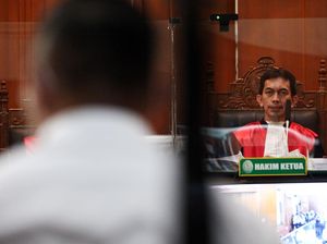Vonis 5 Terdakwa Kanjuruhan Bikin Aremania dan Keluarga Korban Kehilangan Kata Vonis 5 Terdakwa Kanjuruhan Bikin Aremania dan Keluarga Korban Kehilangan Kata