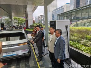 Hyundai Buka SPBU Listrik Super Ngebut, Nge-charge Mobil Masih Gratis!