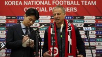 Klinsmann juga melatih bekas klubnya Bayern Munchen sebelum mengambil alih sebagai pelatih kepala tim nasional Amerika Serikat dari 2011-2016. Peran kepelatihan terakhirnya adalah bertugas selama 10 minggu di tim Bundesliga Hertha Berlin pada 2020.