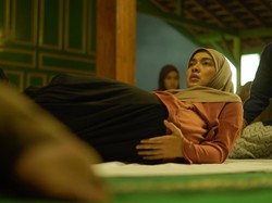 Hantu Film Khanzab Seram Banget, Bikin Tika Bravani Kebelet Pipis