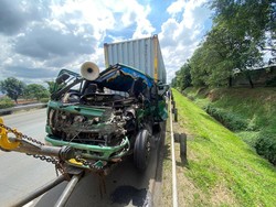 Truk Tabrak Truk di Tol Jakarta-Tangerang, Diduga Sopir Kurang Antisipasi