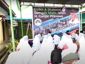 TGS Ganjar Gelar Zikir-Bedah Kitab Bareng Warga di Serdang Bedagai TGS Ganjar Gelar Zikir-Bedah Kitab Bareng Warga di Serdang Bedagai