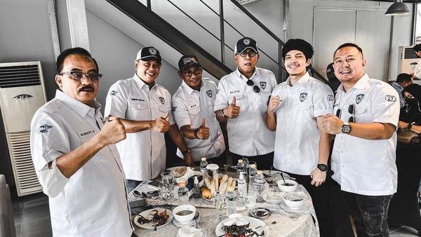 Gaya Wahyu Kenzo saat Kulineran Bareng Atta Halilintar