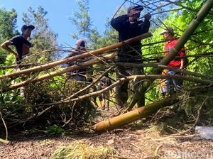 Petani Penggarap Blokade Akses Jalan Lahan Perhutani di Ijen Bondowoso