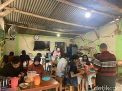 Cuma Rp 13 Ribu, Ini Nasi Kari Favorit Mahasiswa Jatinangor