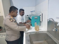 Sumber Air Labuan Bajo Tercemar Limbah Oli!