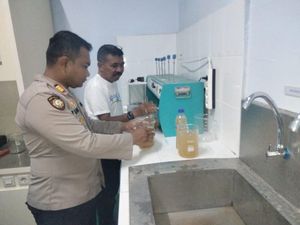 Sumber Air Labuan Bajo Tercemar Limbah Oli! Sumber Air Labuan Bajo Tercemar Limbah Oli!