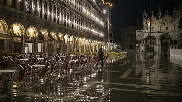 Alun-alun Terbesar di Venesia Kosong Melompong Gegara Banjir