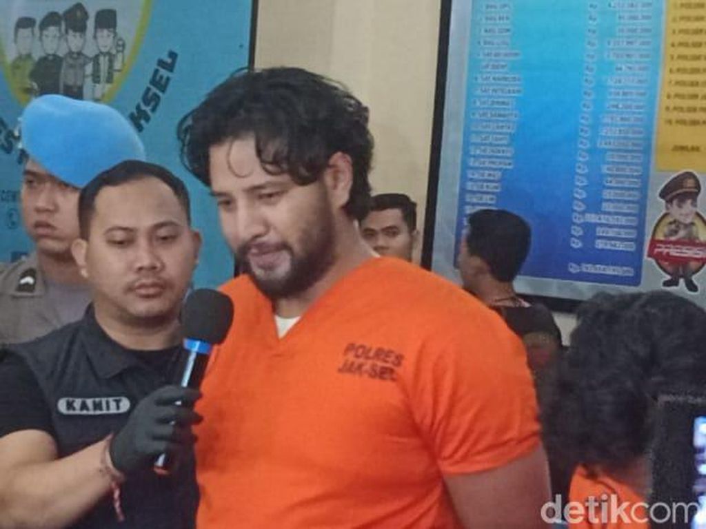 Ammar Zoni Direhabilitasi, Proses Hukum Kasus Narkoba Lanjut Terus Ammar Zoni Direhabilitasi, Proses Hukum Kasus Narkoba Lanjut Terus