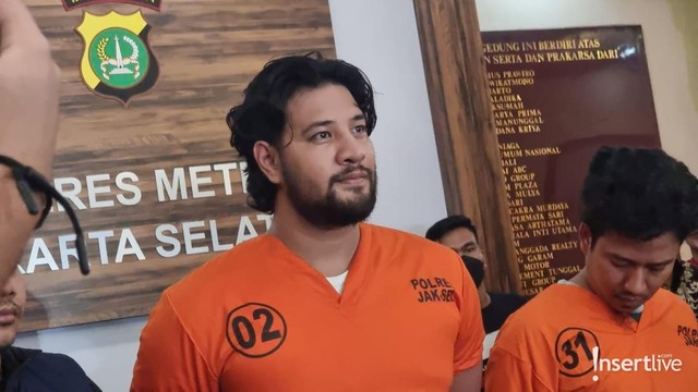 Highlight Dunia Hiburan InsertLive : Ammar Zoni Terancam Hukuman Mati Atas Kasus Edarkan Narkoba di Penjara