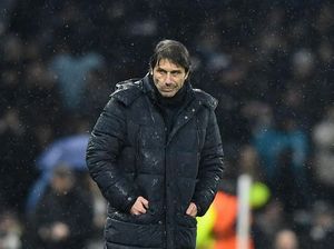 Conte Ngamuk-ngamuk, Carragher: Dia Pengin Dipecat Conte Ngamuk-ngamuk, Carragher: Dia Pengin Dipecat