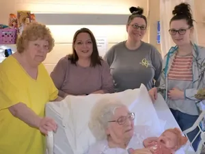 Nenek Ini Cucunya 230, Baru Saja Punya Cucu Perempuan dari Cicitnya